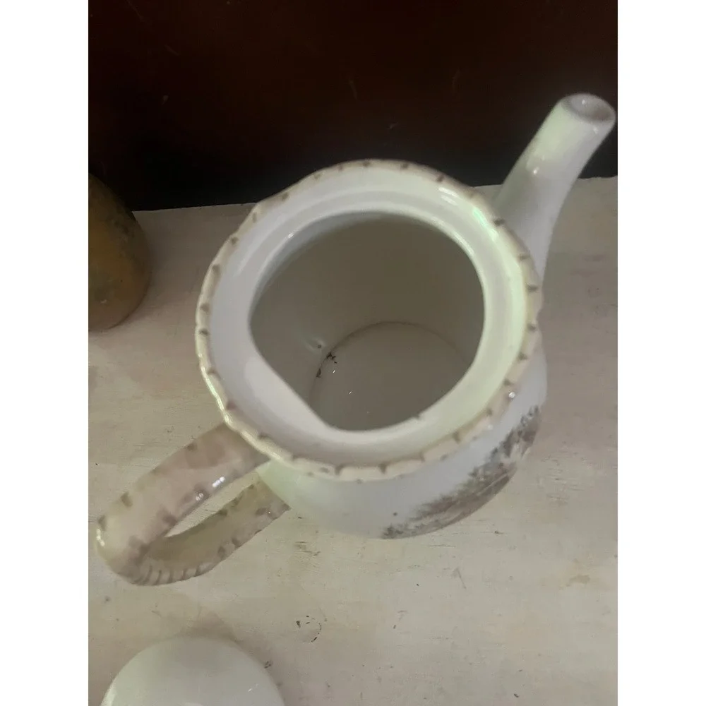 Cracker Barrel Woodland Fox Ceramic Teapot with Squirrel Lid Finial White Brown